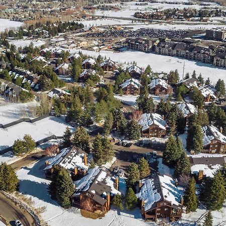 Апартаменты Alpine Gem Парк-Сити Экстерьер фото